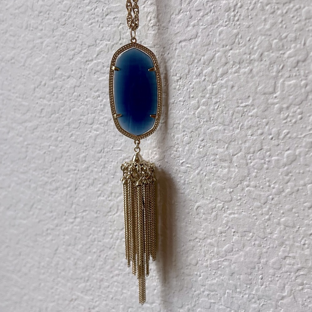 Kendra Scott Rayne Oval Tassel Pendant Necklace Navy Cat’s Eye / Gold - Picture 6 of 15